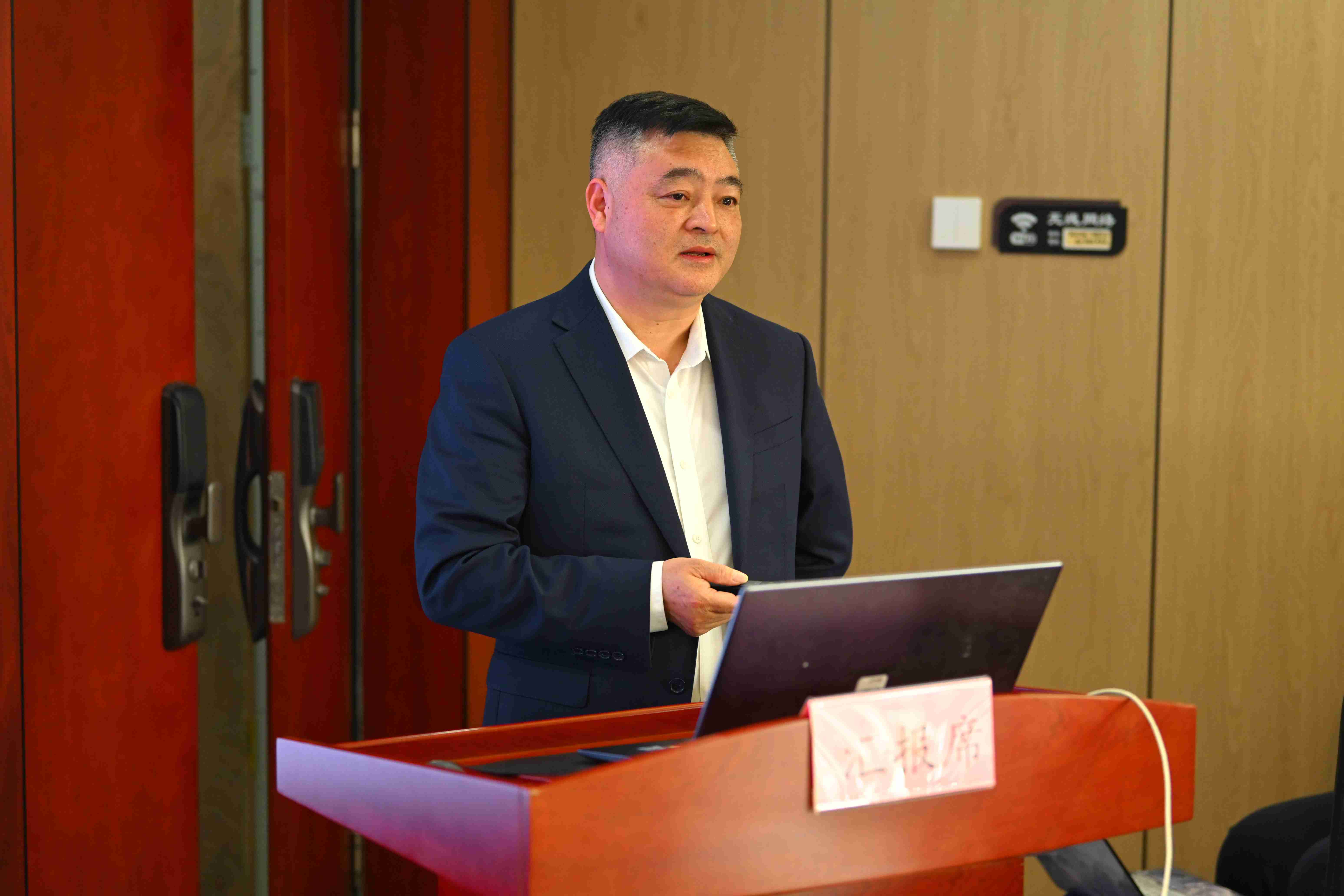 4陈厚华_副本.jpg 4陈厚华_副本.jpg