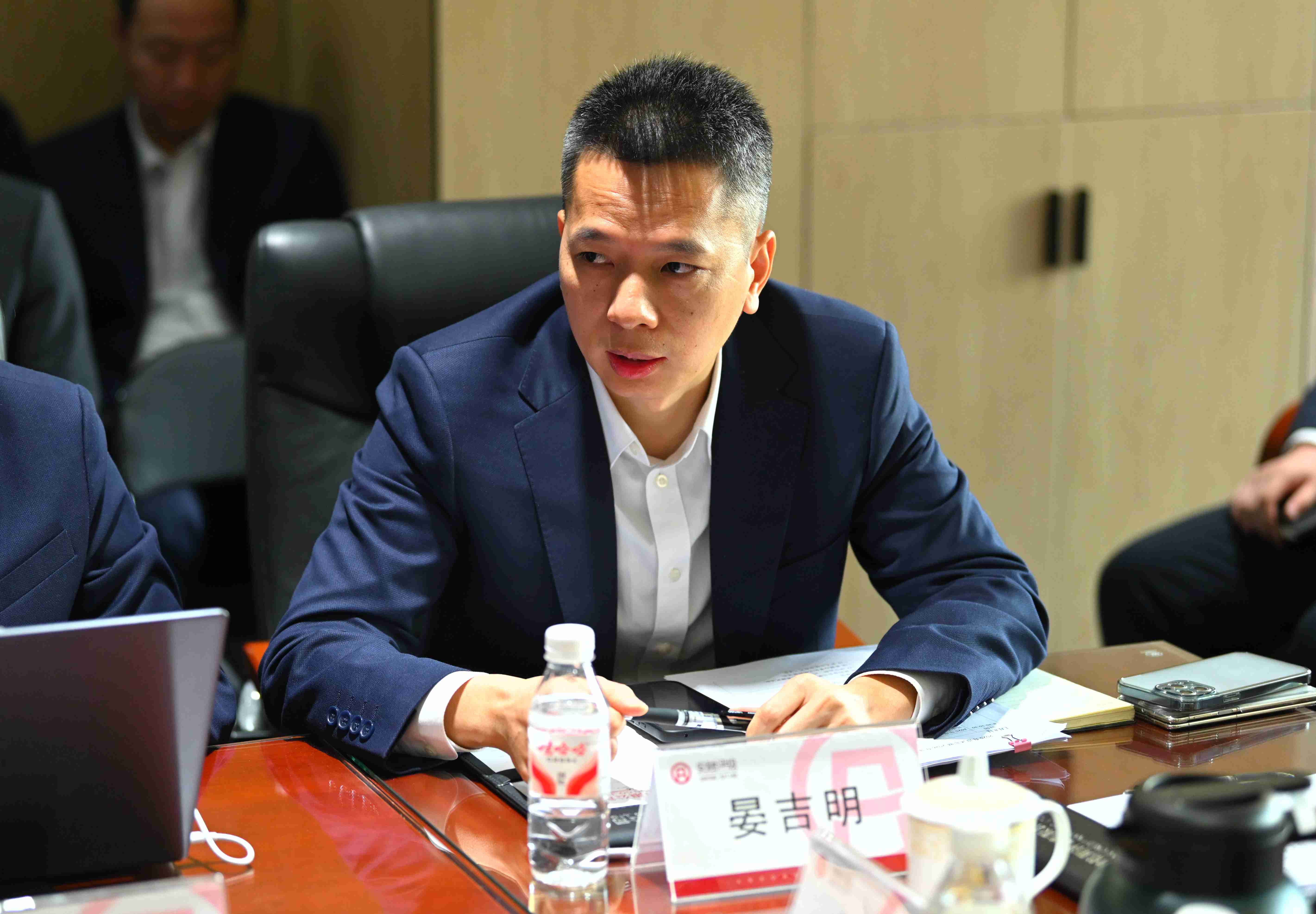 44点评晏吉明2_副本.jpg 44点评晏吉明2_副本.jpg